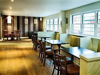 Montgomery'S Hotel Honiton Exterior photo
